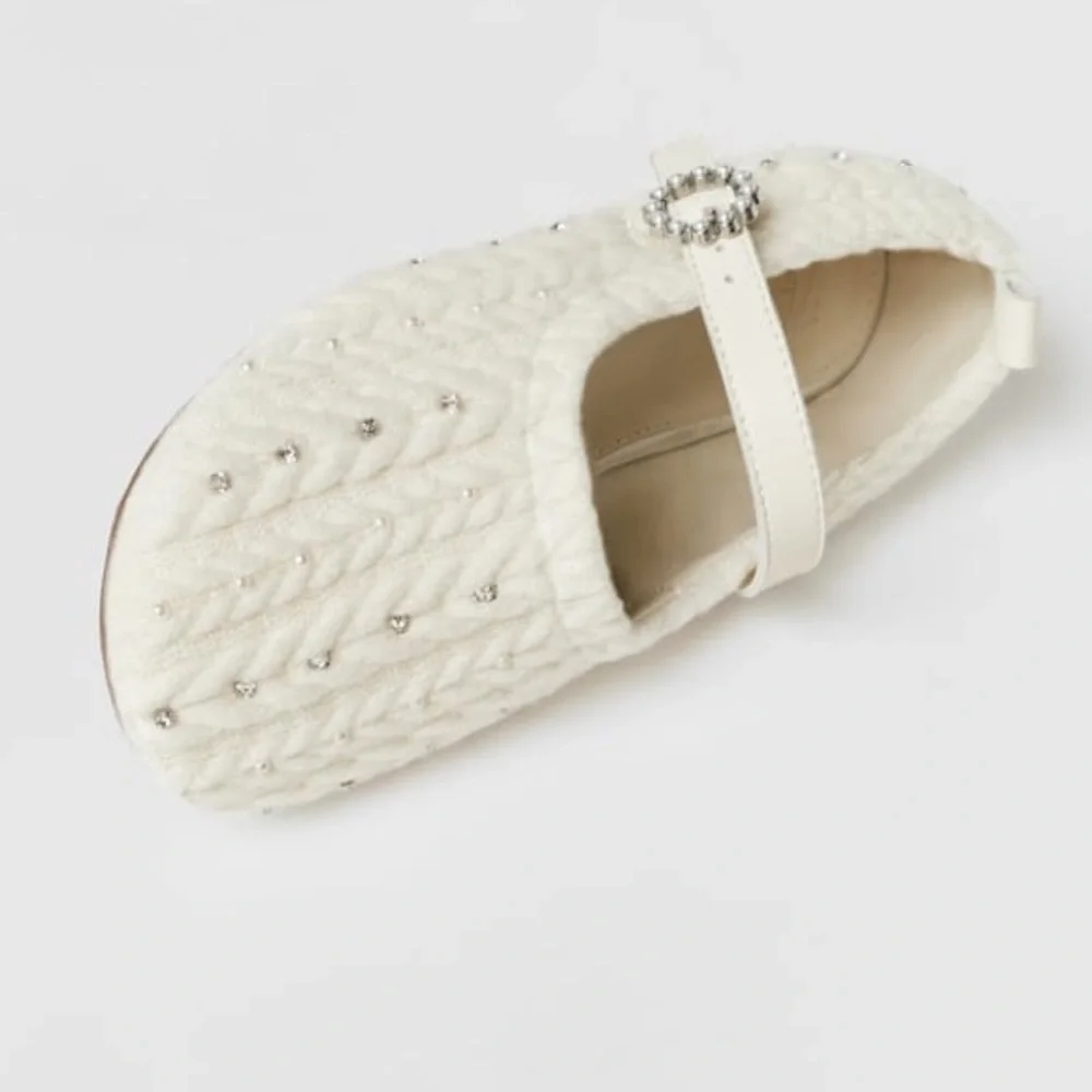 NWT. Zara Kids/Girls Knit Fabric Jewels Flat Shoes. Size 4.